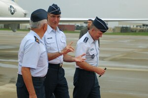 LANGLEY AIR FORCE BASE, Va. - Gen. Aydongan Babaoglu, commander of the Turkish air force, is greeted by Maj. Gen. R. Mike Worden, vice commander of Air Combat Command upon his arrival on Sept. 10. General Babaoglu toured the base, including a static display of the F-22 Raptor, during his short visit. (U.S. Air Force photo/Airman Rebecca Montez)