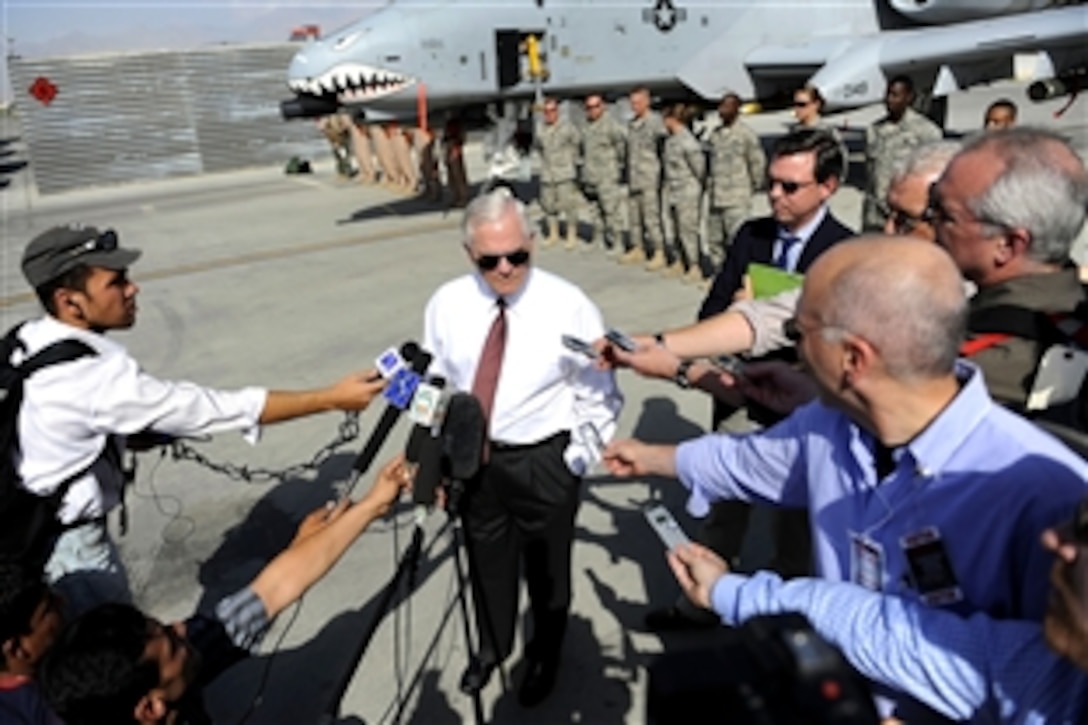 U.S. Defense Secretary Robert M. Gates meets with members of the press during a tour of the 455th Air Expeditionary Wing, Bagram Airfield, Afghanistan, Sept. 17, 2008. Gates is in Afghanistan to meet with local leaders and receive an operational update of forces. 