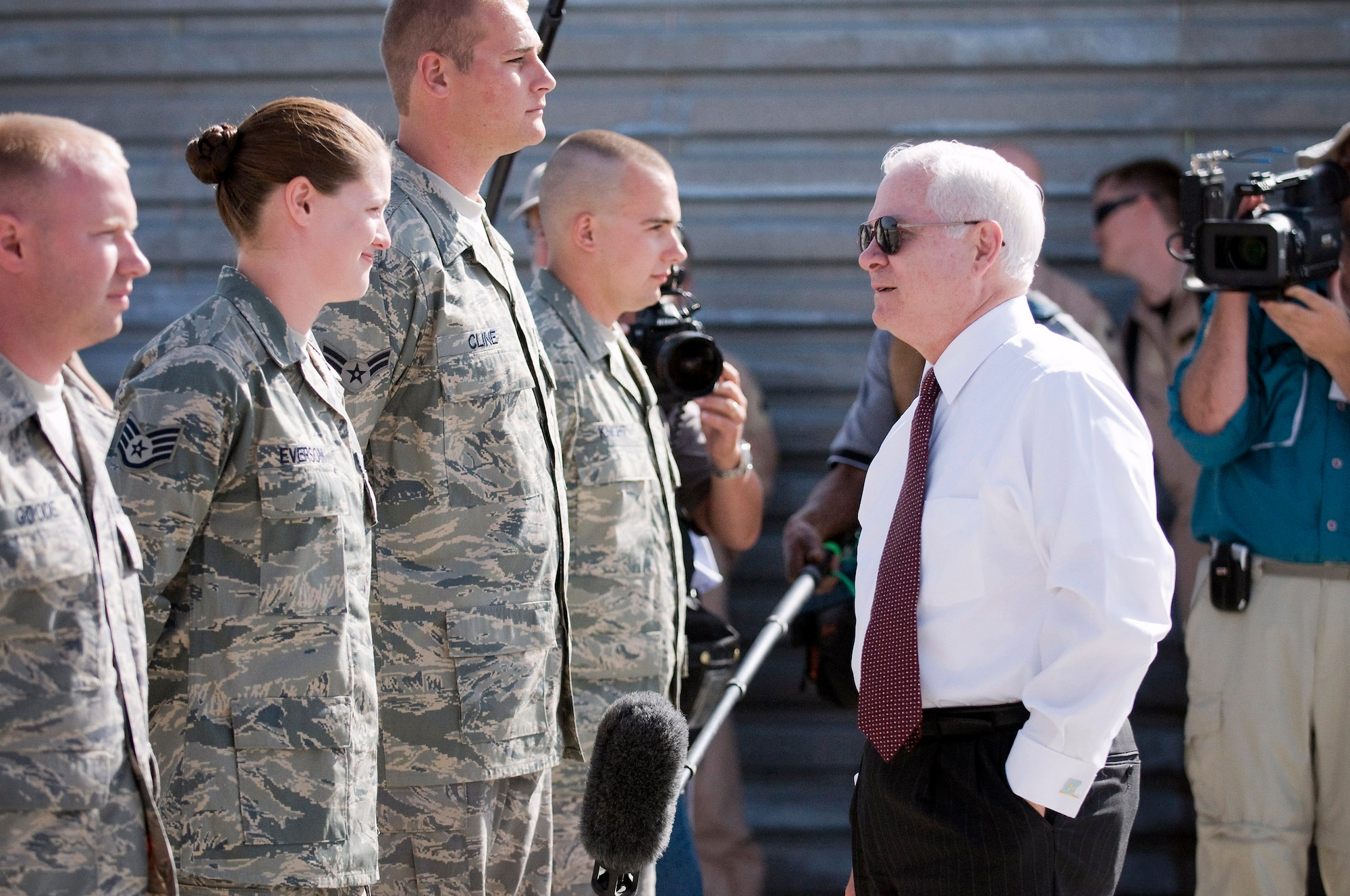 Secretary of Defense Robert M. Gates talks with Airmen deployed to the A-10 Aircraft Maintenance Unit Sept. 17 at Bagram Airfield, Afghanistan. Secretary Gates meet some of the Airmen deployed here to boost morale and get firsthand views of the mission at Bagram Airfield. (U.S. Air Force photo/Staff Sgt. Samuel Morse) 
