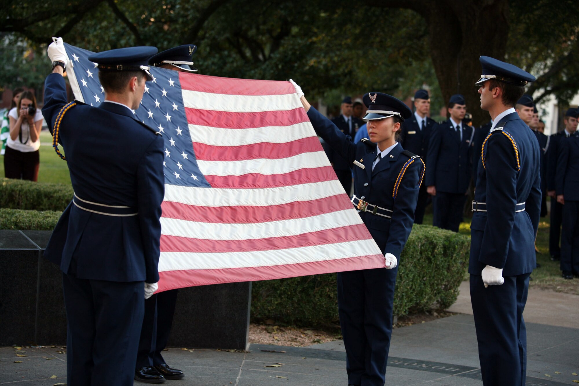 Baylor University Air Force Reserve Officer Training Corps Detachment 810 Cadets perform a ceremony at Baylor University in Waco, Texas, Recently. The cadets practiced laying of a memorial wreath, retiring of the colors, singing of the national anthem and a moment of silence. The unit celebrated its 60th anniversary on the Baylor campus, commissioning 1,301 second lieutenants though the program during that time. (Baylor University photo) 
