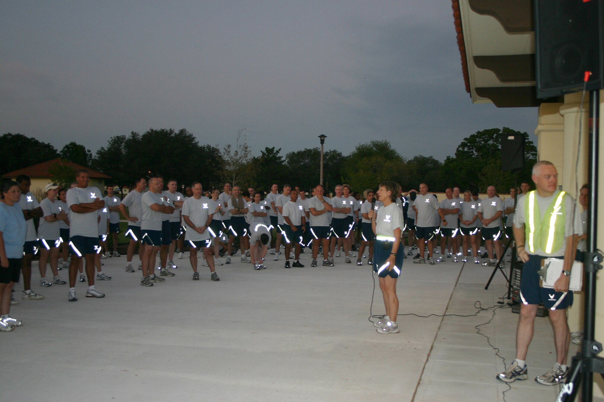 Maj. Gen. K.C. McClain, Air Force Personnel Center commander, addresses AFPC members before an AFPC unit run Sept. 23 at the Airmen's Heritage Park on Randolph Air Force Base, Texas. This 1.8 mile event was the first of four monthly unit runs AFPC Airmen will hold in preparation for a formation run in January 2009. (U.S. Air Force photo/Maj. Beth Horine)   