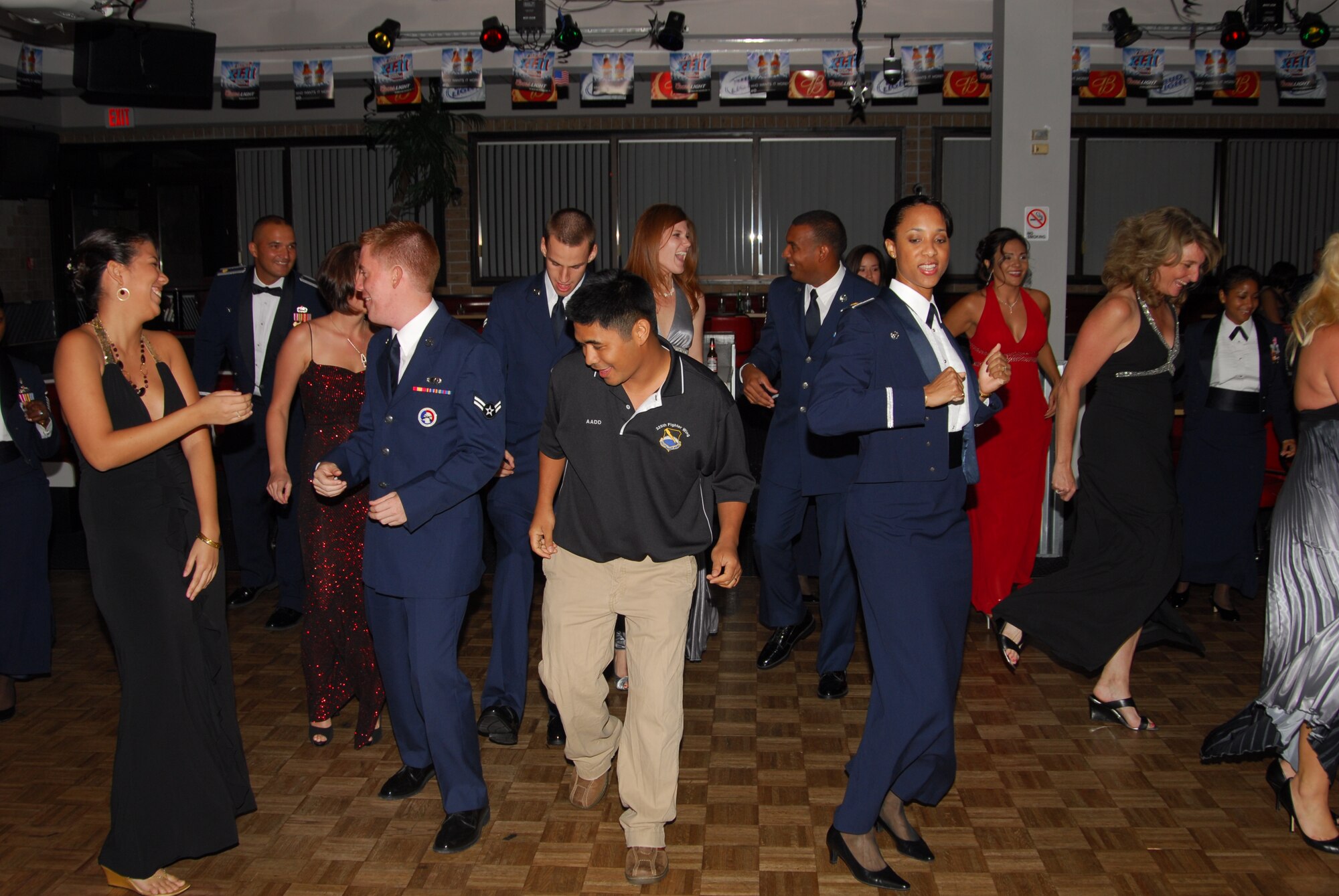 At the conclusion of the 2008 Air Force Ball ceremony, Team Tyndall cut loose on the Touch and Go club dance floor, Sept. 20. (Photo by Susan Trahan)