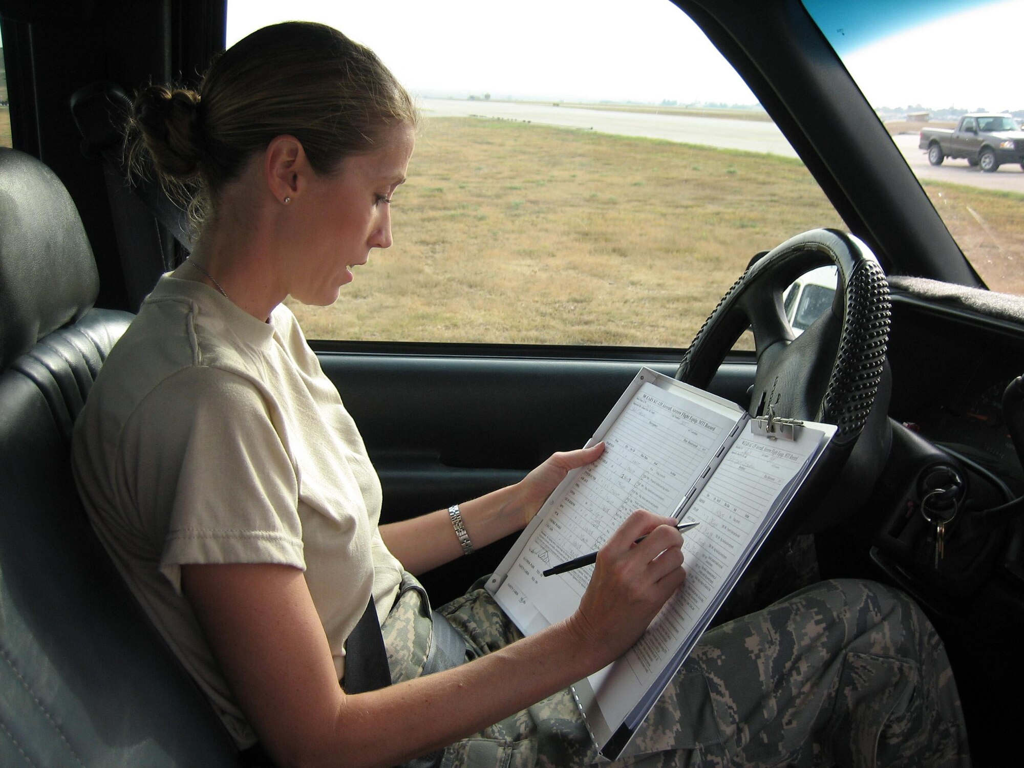 SEYMOUR JOHNSON AIR FORCE BASE, N.C. -- Senior Master Sgt. Dana Bates, a Reservist with the 916th Air Refueling Wing, works near the flightline in Incirlik, Turkey. More than 250 reservists from the North Carolina Air Force Reserve wing have been deployed to Turkey over a three-month period and are scheduled to end their deployment in early October. Sgt. Bates is an aircrew flight equipment supervisor.