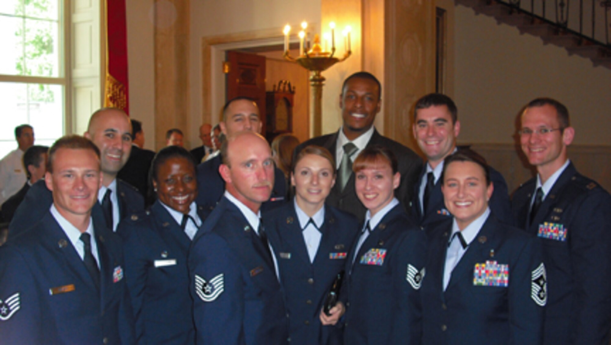HANSCOM AFB, Mass. – Hanscom Airmen attend a Sept. 19 White House ceremony to honor the Boston Celtics, 2008 NBA World Champions. Pictured with Celtics guard and NBA Finals Most Valuable Player, Paul Pierce, are front row from left Staff Sgt. Christopher Cross, Lt. Col. Danielle Bernard, Tech. Sgt. Dennis Martin, Senior Airman Anete Adams, Tech. Sgt. Cathe Rynkowski, Chief Master Sgt. Karen McCoy; Back row from left Capt. Craig Anders, Senior Airman Maurice Morrell, Paul Pierce, 1st Lt. David Hanisch, Capt. Erik Rhylander. (Courtesy photo)