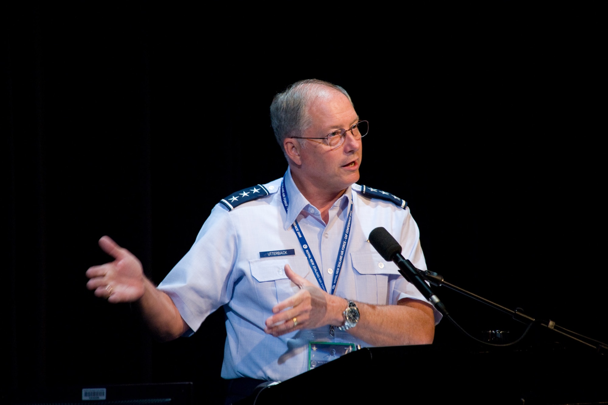 WELLINGTON, New Zealand-- Lt. Gen. Chip Utterback , 13th Air Force commander, provides the United States Air Force perspective at the 2008 Royal New Zealand Air Force Chief of Air Force Conference held at Te Papa,  Wellington.  The conference topics focued on security in the Pacific and airpower's future contribution. (NZ Defence Force photo by Cpl. Brad Hanson)
