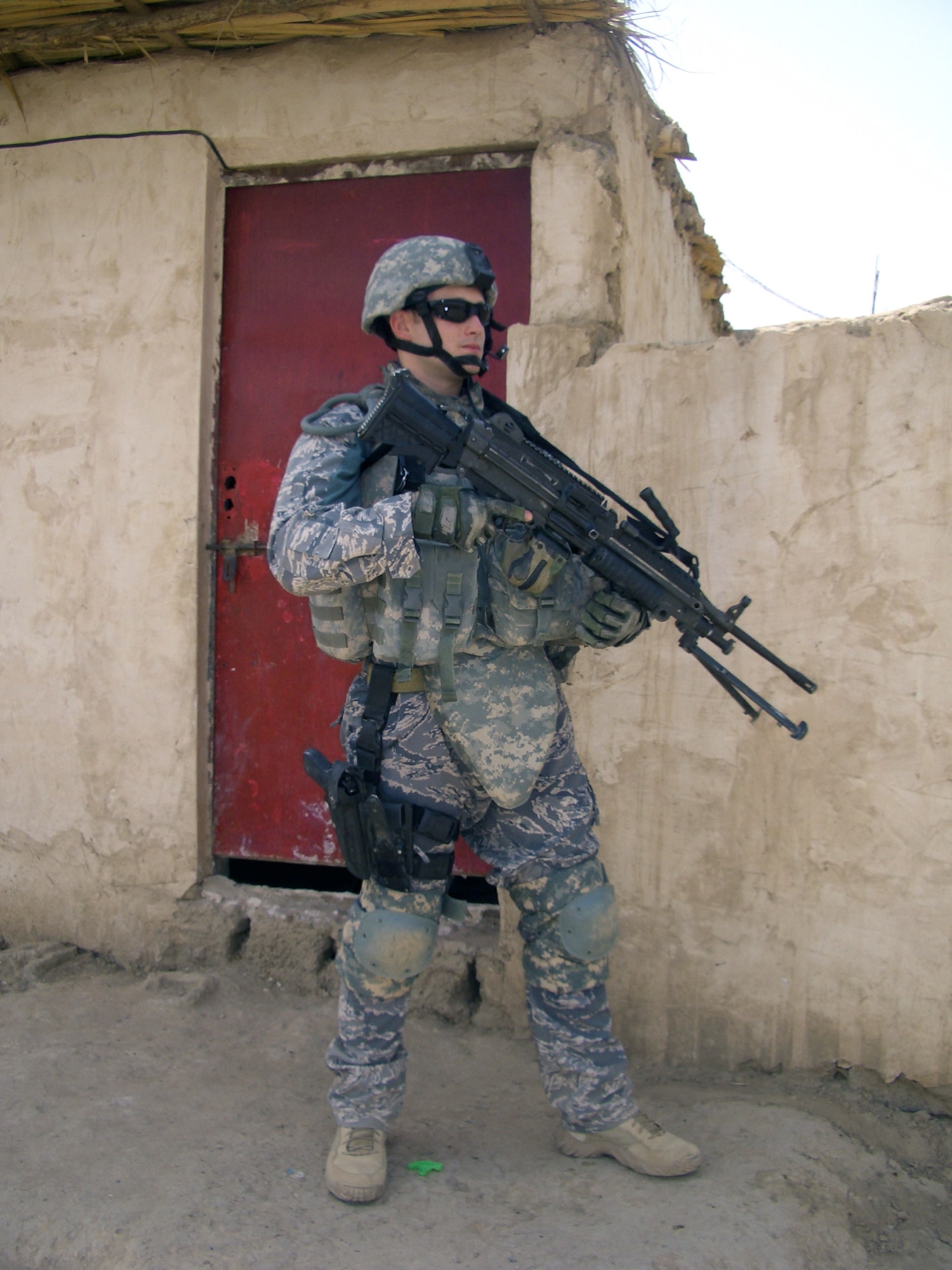 A battlefield Airmen stands guard wearing the new airman battle system-ground ensemble. The ABS-G provides battlefield Airmen with fire resistance and tactical integration with body armor. Distribution will begin in February 2009, and it will most likely be in testing phase for 18 to 24 months. (Courtesy photo) 
