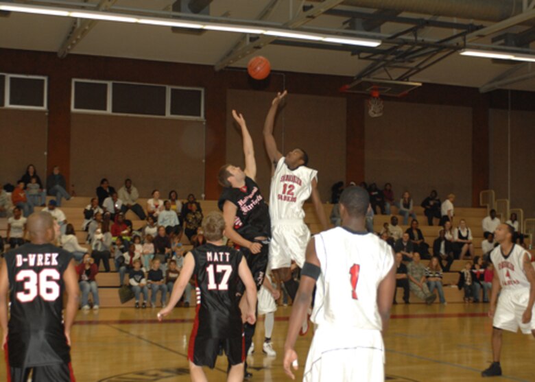 Hollywood Knights Tour U S Bases Takes On Military Basketball