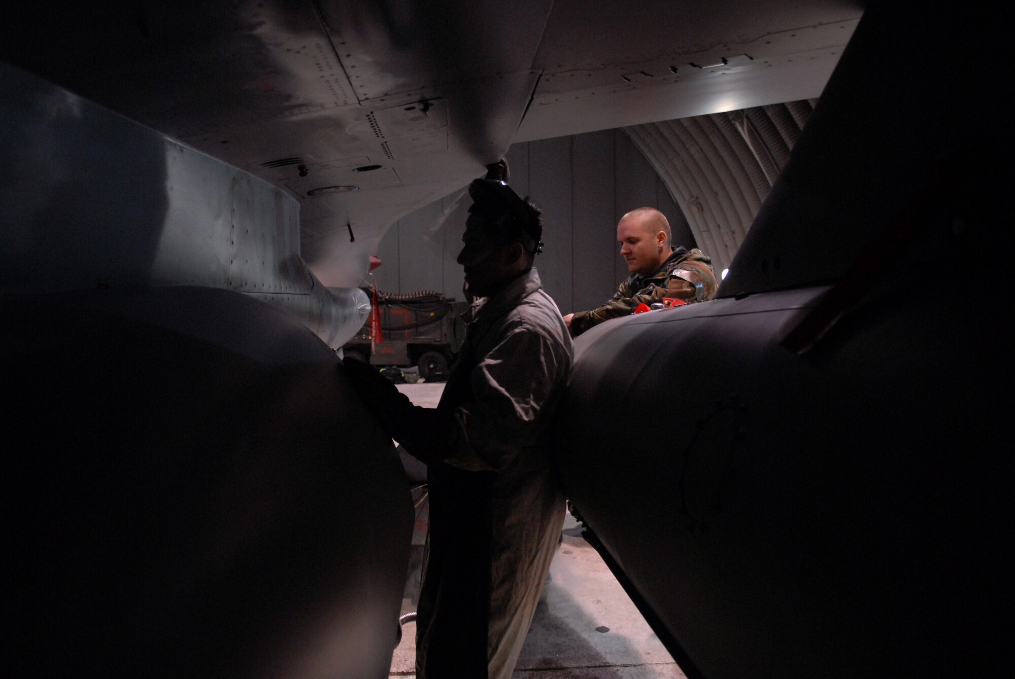 Senior Airman Amed Poveda, 80th Aircraft Maintenance unit conducts a liquid oxygen servicing on an F-16 at Kunsan Air Base, Republic of Korea, during the beverly bulldog 09-02 peninsula-wide operational readiness exercise April 2, 2009.  The task ensures the pilot's oxygen system is properly maintained for the next use.  The Wolf Pack is practicing its war time capabilities in the PENORE to properly prepare for an upcoming Operational Readiness Inspection.(US Air Force Photo By: Senior Airman Angela Ruiz)(Released By:8th Fighter Wing, Public Affairs Office, Staff Sgt. Trevor Tiernan) 
