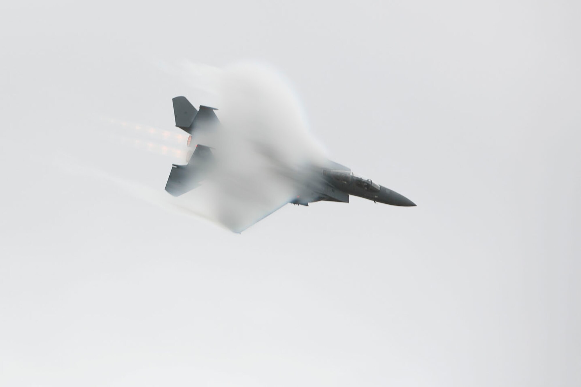 An F-15E Strike Eagle performs an aerial demonstration at MacDill?s Air Fest 2009 (U.S. Air Force photo/Master Sgt. Mark Borosch)