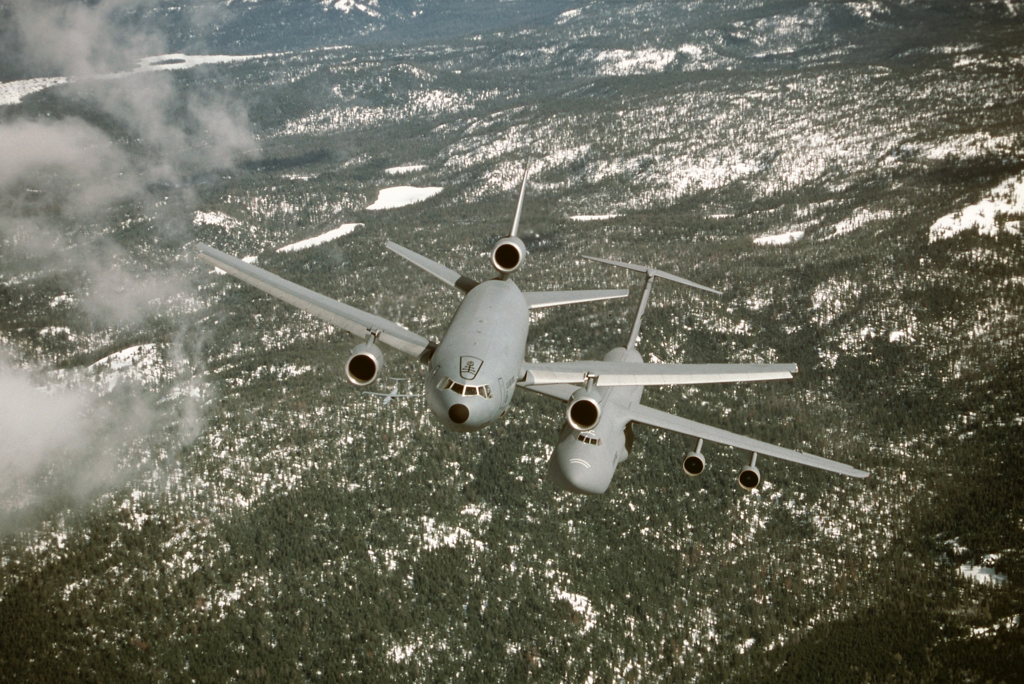 A KC-10 Extender prepares to refuel a C-5 Galaxy. (U.S. Air Force photo)