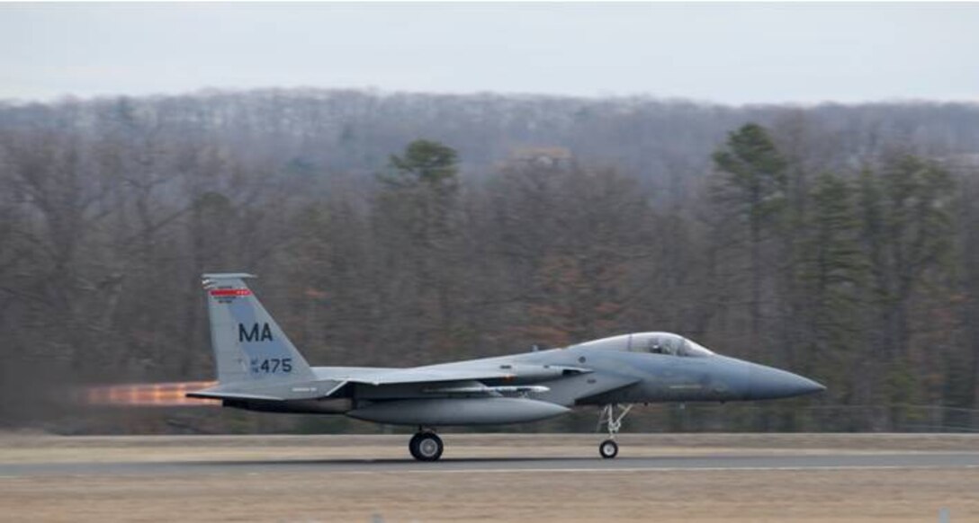 Aircraft 475 takes off  during the exercise 