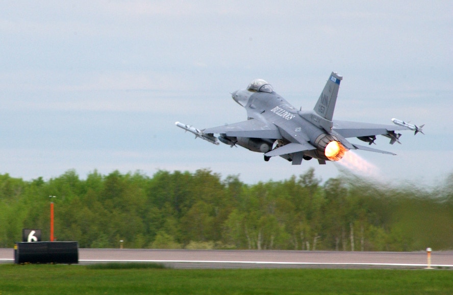 An F-16C Fighting Falcon of the 148th Fighter Wing takes off during an exercise in Duluth, Minn. (US Air Force Photo by TSgt Brett R. Ewald)