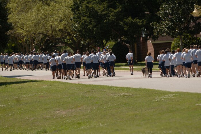 Team Charleston Airmen start the 5k Commander's Fitness Challenge in formation on Charleston AFB April 3. Airmen were highly encouraged to finish the 5K in formation but were allowed to run at their own pace at the half-way point. (U.S. Air Force photo/Senior Airman Timothy Taylor)
