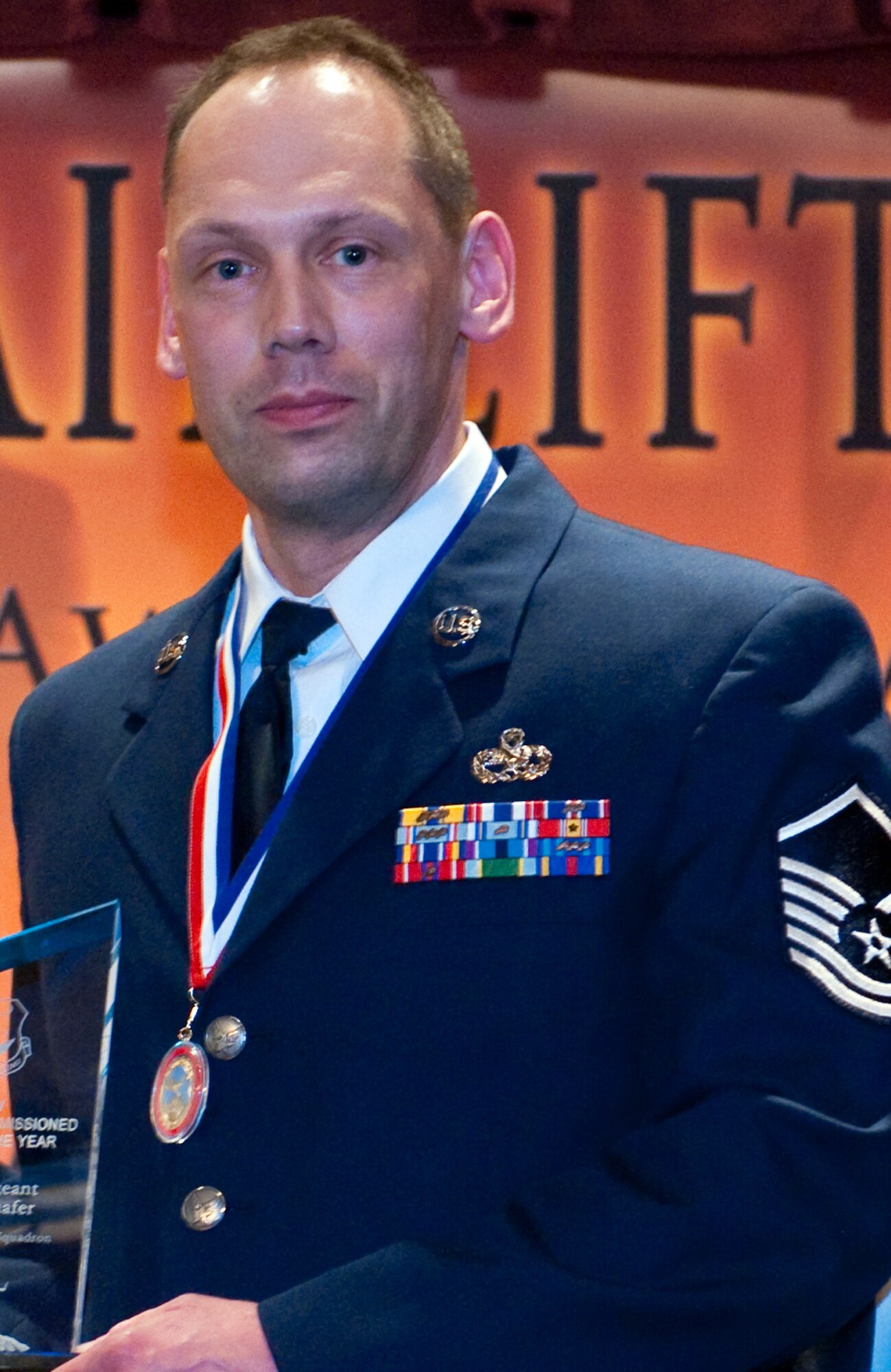 Master Sgt. Kurt Schafer, 446th Maintenance Squadron, McChord Air Force Base, Wash., is the 2008 446th Airlift Wing Senior NCO of the Year. (U.S. Air Force photo/Tech. Sgt. Eli Yamzon)