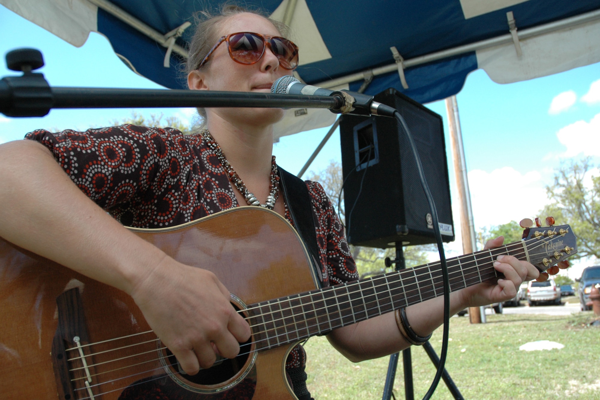 EGLIN AIR FORCE BASE, Fla. -- Mya Rose, singer, entertained attendees' at the 2009 Spring Eglin Education Fair April 9, at the Eglin Base Library. Those present at the event enjoyed food, music and the opportunity to gain new insight on ways to further one's education. (U.S. Air Force photo/ Airman Anthony Jennings)