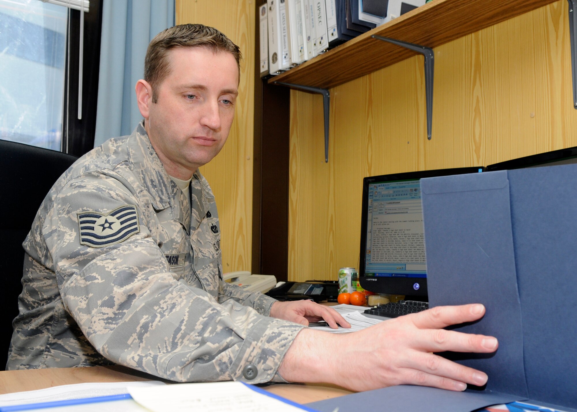 SPANGDAHLEM AIR BASE, Germany – Tech. Sgt. Donald Gleason, 52nd Aircraft Maintenance Squadron NCOIC of the programs section, is the 52nd Fighter Wing’s Top Saber Performer for the week of April 17-23, 2009.  (U.S. Air Force photo by Airman 1st Class Staci Miller)