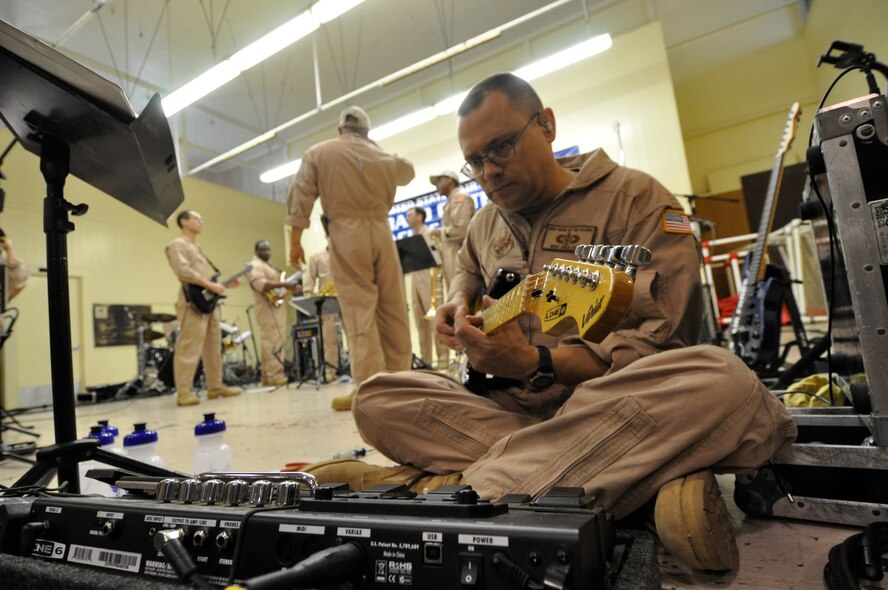 KONA, Hawaii -  U.S. Air Force Band of the Pacific - Hawaii members visit and perform at Koala High School on April 9, 2009 as part of a community outreach program. (U.S.  Air Force photo/Tech Sgt. Cohen A. Young) 