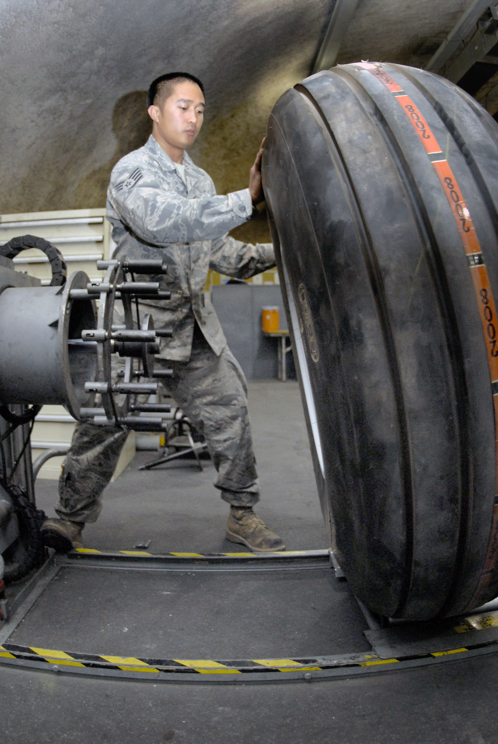 Wheel And Tire Shop Rolls On U S Air Force Article Display