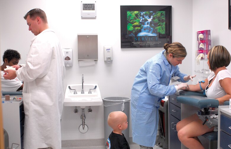 luke air force base hospital