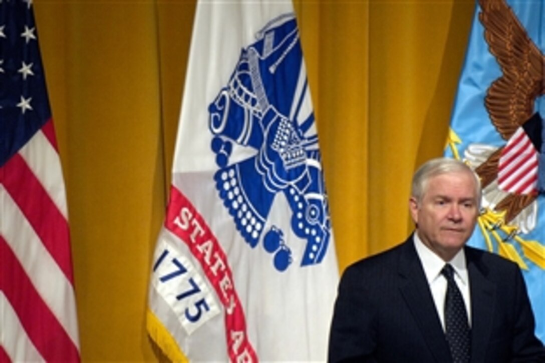 Defense Secretary Robert M. Gates delivers remarks to students at the U.S. Army War College in Carlisle Barracks, Pa., April 16, 2009. Gates is on a four-day trip to talk at the military's war colleges.