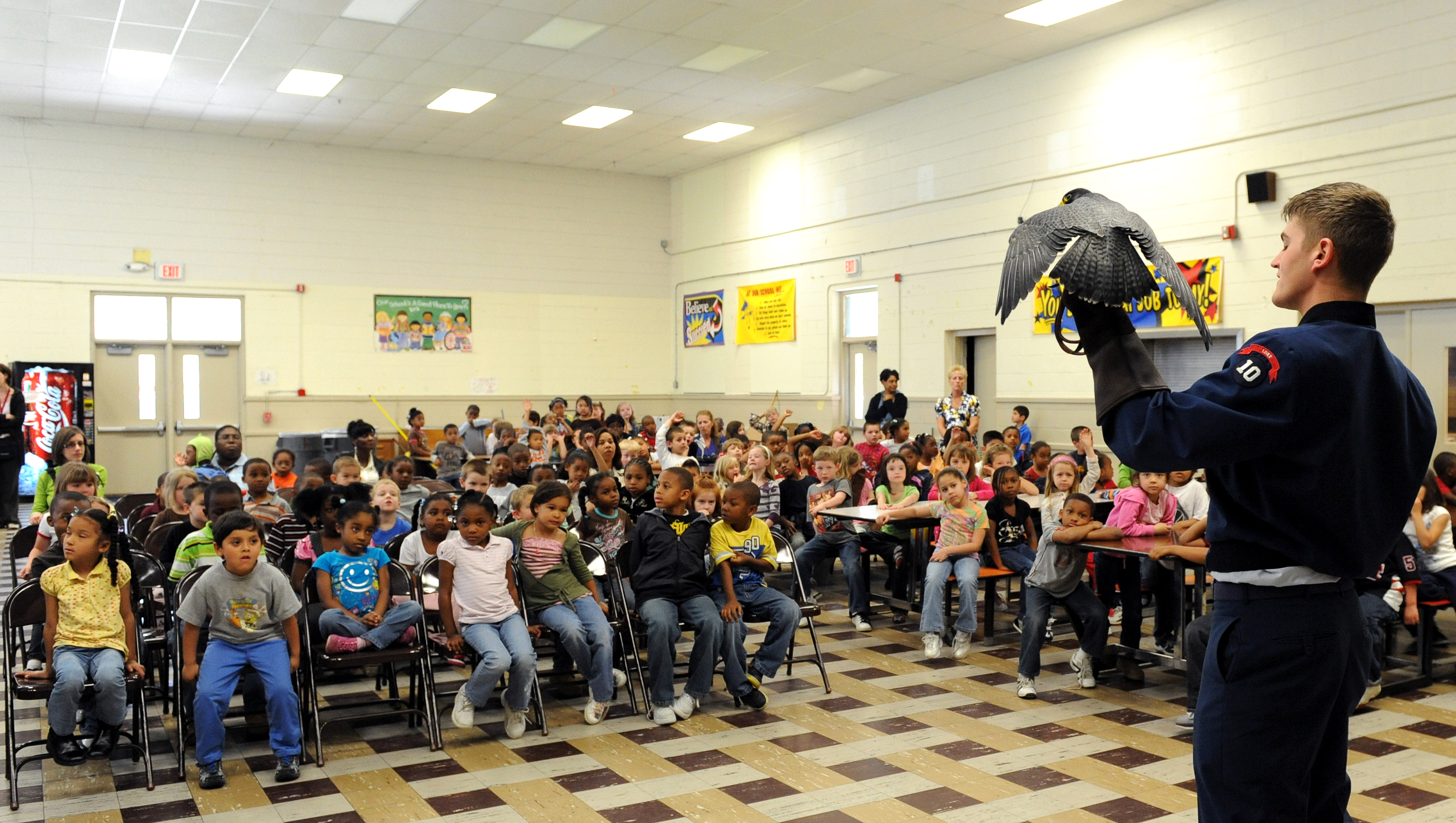 "Havoc" visits school children for AF Week