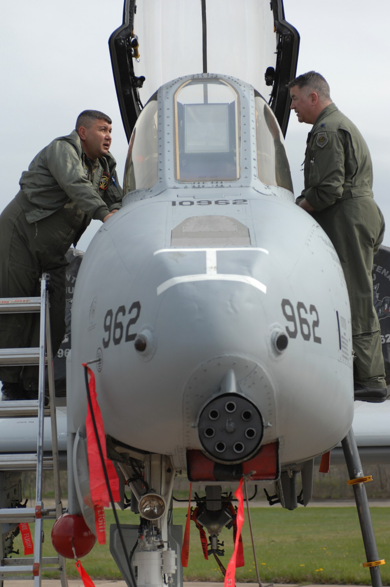 BEZMER AIR BASE, Bulgaria – Lt. Col. Timothy Hogan, 81st Fighter Squadron commander answers questions regarding A-10’s capabilities to Capt. Radostin Liutskanchev, a Bulgarian SU-25 pilot during the “Reunion April 2009” media day April 15, 2009.  (U.S. Air Force photo by Master Sgt. Bill Gomez) 