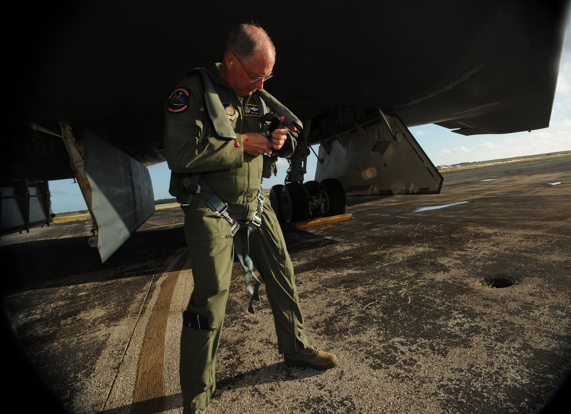 Lt. Gen. Chip Utterback, commander, 13th Air Forces, dons flight gear prior to his B-2 Spirit flight April 22 at Andersen Air Force Base, Guam.
(U.S. Air Force photo/ Master Sgt. Kevin J. Gruenwald) released




















  












 











































  












 

























