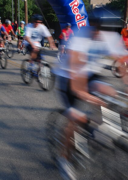 LAUGHLIN AIR FORCE BASE, Texas – Several teams start at the beginning of the race with a 26-mile bike ride during the Adventure Race V held here April 18. (U.S. Air Force photo by Airman 1st Class Sara Csurilla)