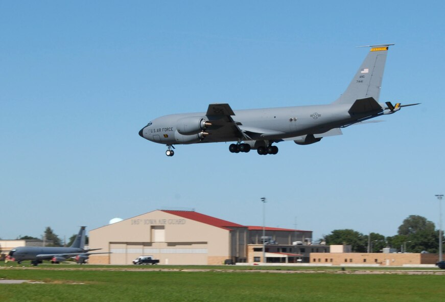 A KC-135R from the Iowa Air National Guard's 185th Air Refueling Wing is on approach at the Sioux City Regional Airport.  The KC-135, a variant of the Boeing 707, is used primarily as a mid air refueling aircraft. The 185th has been flying the KC-135 since 2003.

USAF Photo by MSGT Vincent De Groot 185th ARW Public Affairs
