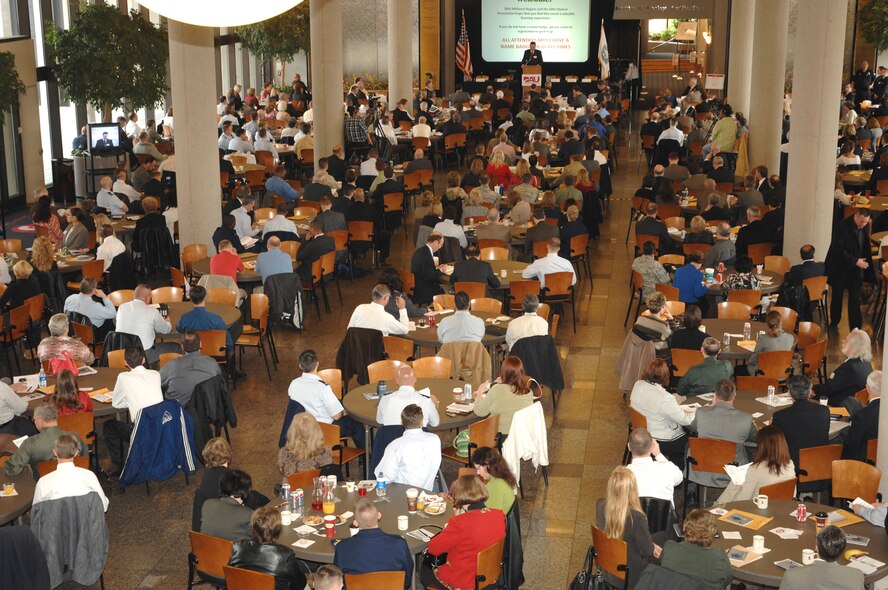 DOD Acquisition Insight Days, held April 20-22 at Sinclair Community College in Dayton, Ohio, attracted 700 senior Air Force leaders, acquisition professionals and defense industry personnel to discuss new approaches to on-time and on-cost delivery of joint military capabilities. The event, organized by Defense Acquisition University, included panel discussions and focused training for the acquisition, technology and logistics workforce. (Air Force photo by Al Bright) 
