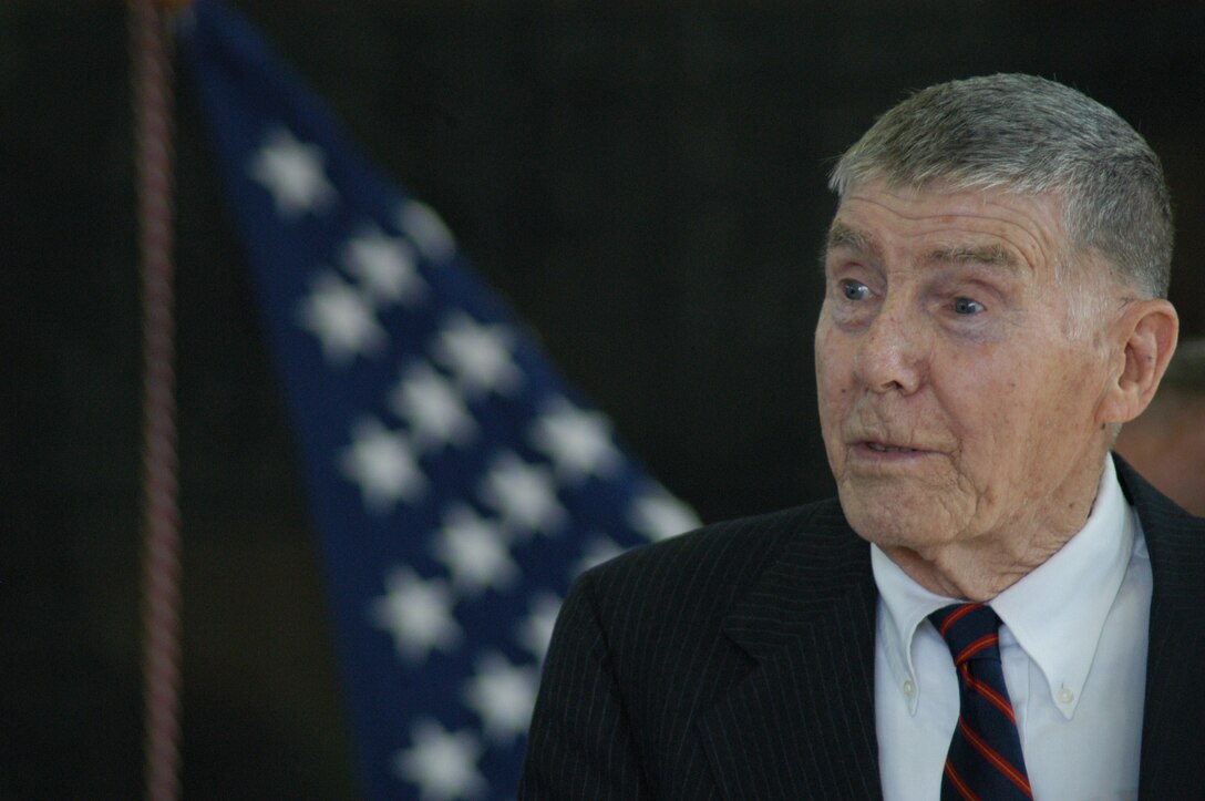 1st Lt. Joseph Owen (Retired) speaks about his experiences in Korea after receiving his Silver Star at the Marine Reserve Training Center in Mattydale, NY April 24. ::r::::n::