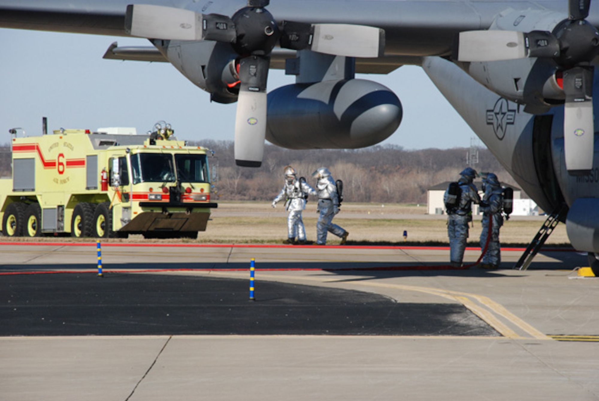 The 139th Airlift Wing in St. Joseph Missouri, participates in a joint exercise with civilian authorities on March 25, 2009. (U.S. Air Force photo by Maj. Barb Denny) (RELEASED)