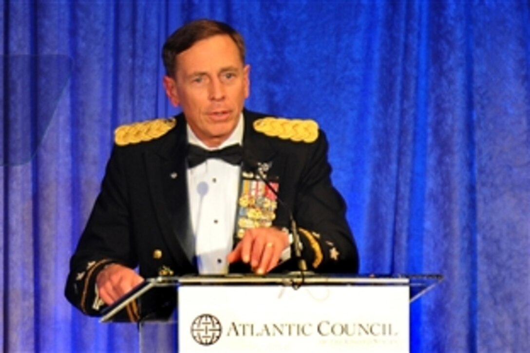 Army Gen. David H. Petraeus, commander of U.S. Central Command, speaks after receiving the Atlantic Council’s 2009 Distinguished Military Leadership Award during the council’s gala in Washington D.C., April 29, 2009. 