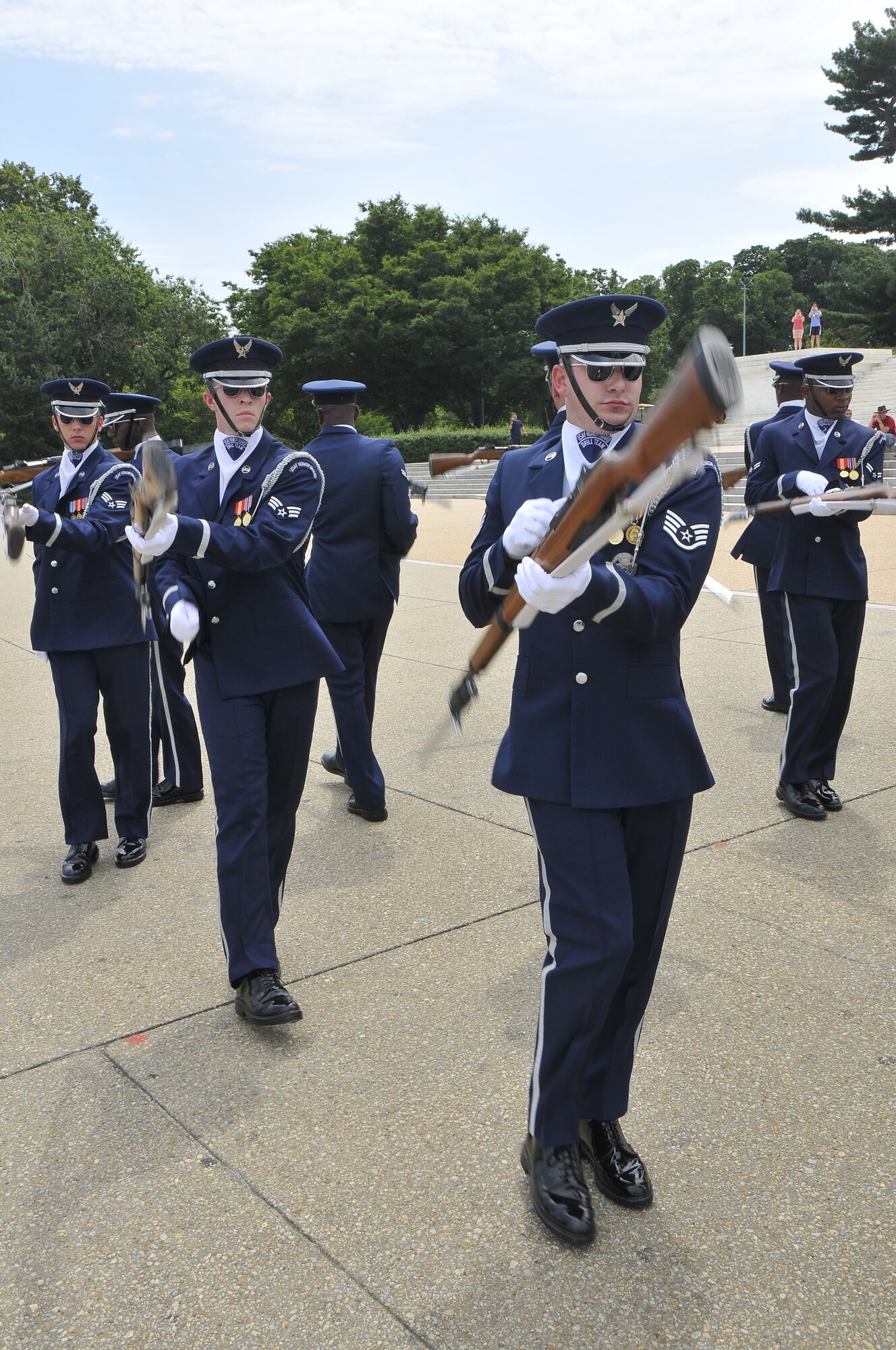 The United States Air Force Honor Guard Drill Team provided a powerful display of precision and discipline for crowds Aug. 5 at the Jefferson Memorial in Washington, D.C. during the last performance of their summer series. Each summer the Drill Team performs at locations around the nation’s capital, displaying the dedication and teamwork instilled in all United States Air Force Airmen.  (U.S. Air Force photo by Nedia Holliday)