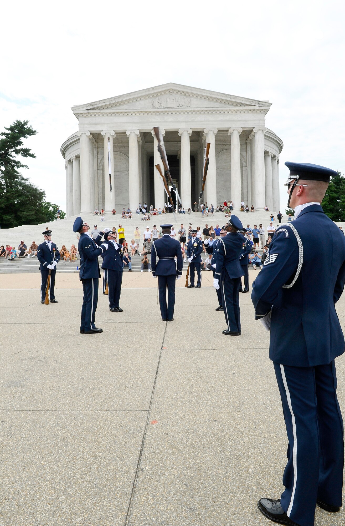 The United States Air Force Honor Guard Drill Team provided a powerful display of precision and discipline for crowds Aug. 5 at the Jefferson Memorial in Washington, D.C. during the last performance of their summer series. Each summer the Drill Team performs at locations around the nation’s capital, displaying the dedication and teamwork instilled in all United States Air Force Airmen.  (U.S. Air Force photo by Senior Airman Alex Montes)