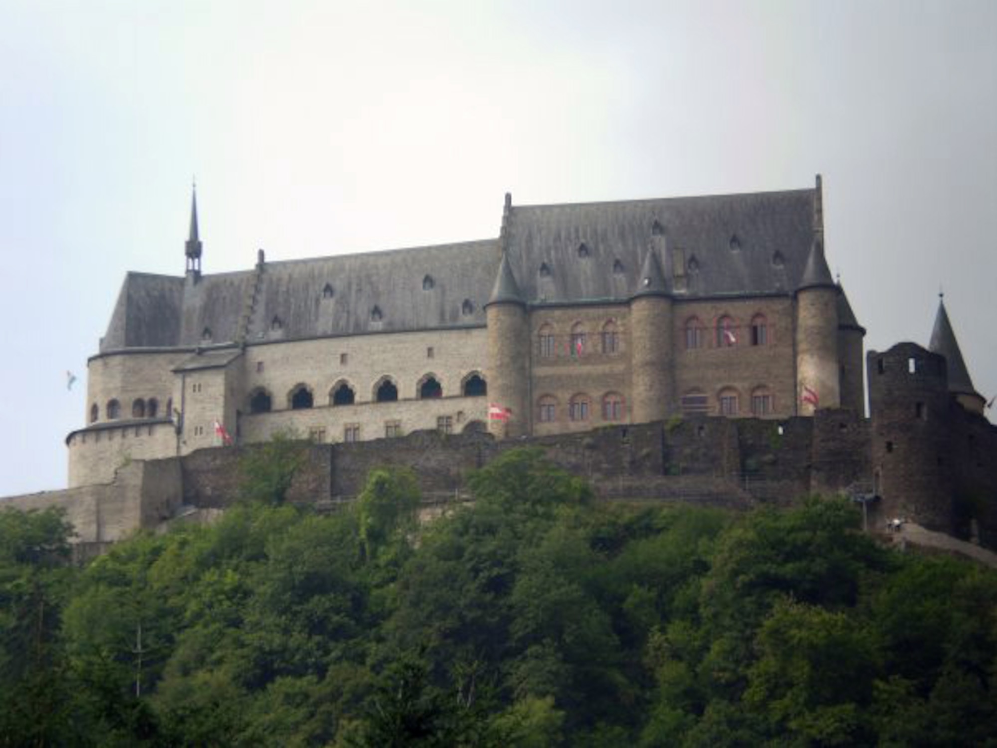 VIANDEN, Luxembourg -- Chateaux Vianden, or Vianden Castle, sits atop a hill overlooking the town. The town hosted an International historical festival of the Grand-Duchy of Luxemborg Aug. 1-9, the biggest medieval festival in Luxembourg, according to the country’s tourist Web site. The festival included music, historical re-enactments, craft booths and other entertainment. (U.S. Air Force photo/Master Sgt. Kelley J. Stewart) 