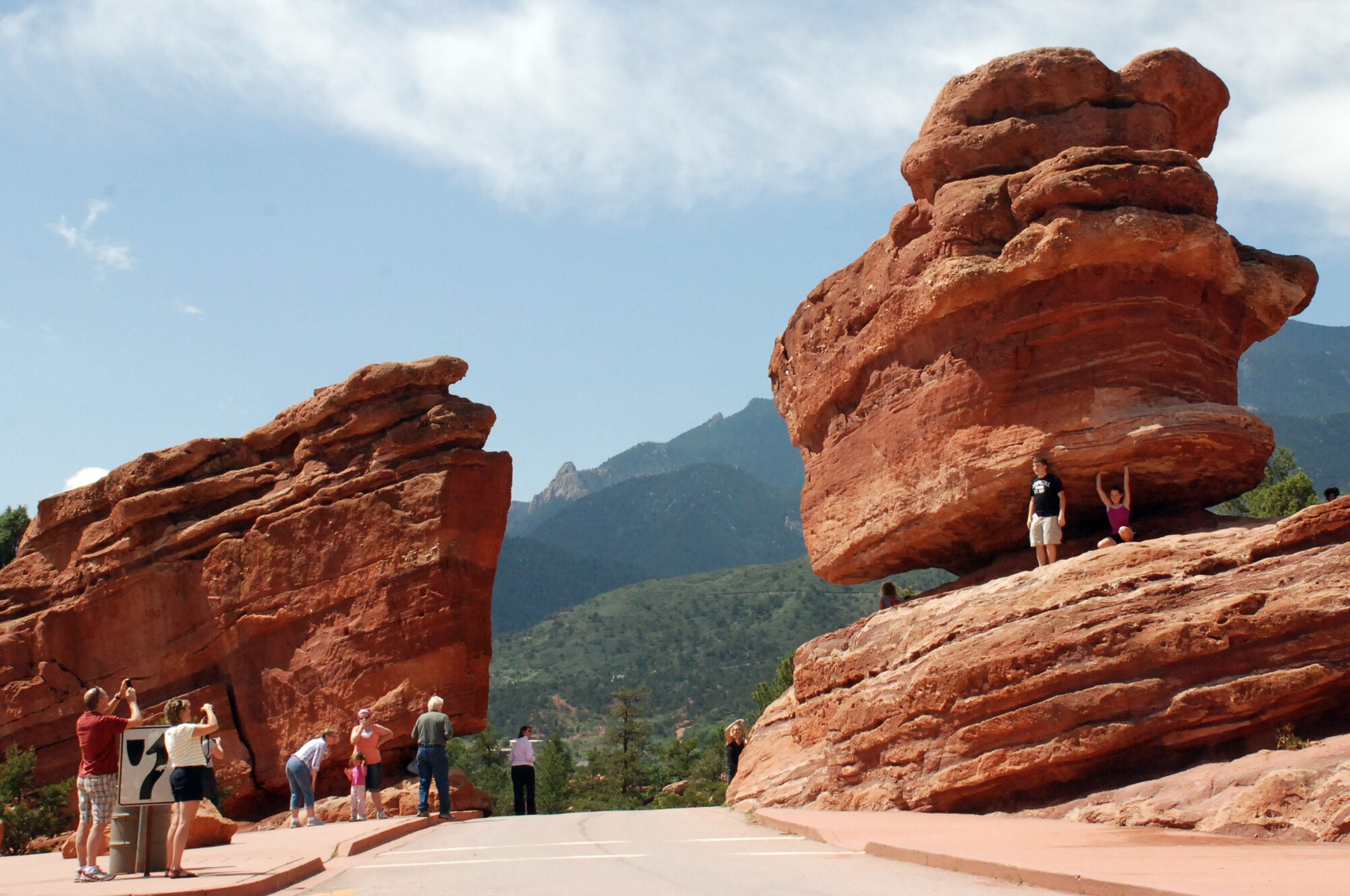 Balanced Rock in Garden of the Gods park is a popular photo opportunity for visitors. The rock formation is just inside the park's southern entrance, which is located near U.S. Highway 24 west of Old Colorado City. (U.S. Air Force photo/Ann Patton)