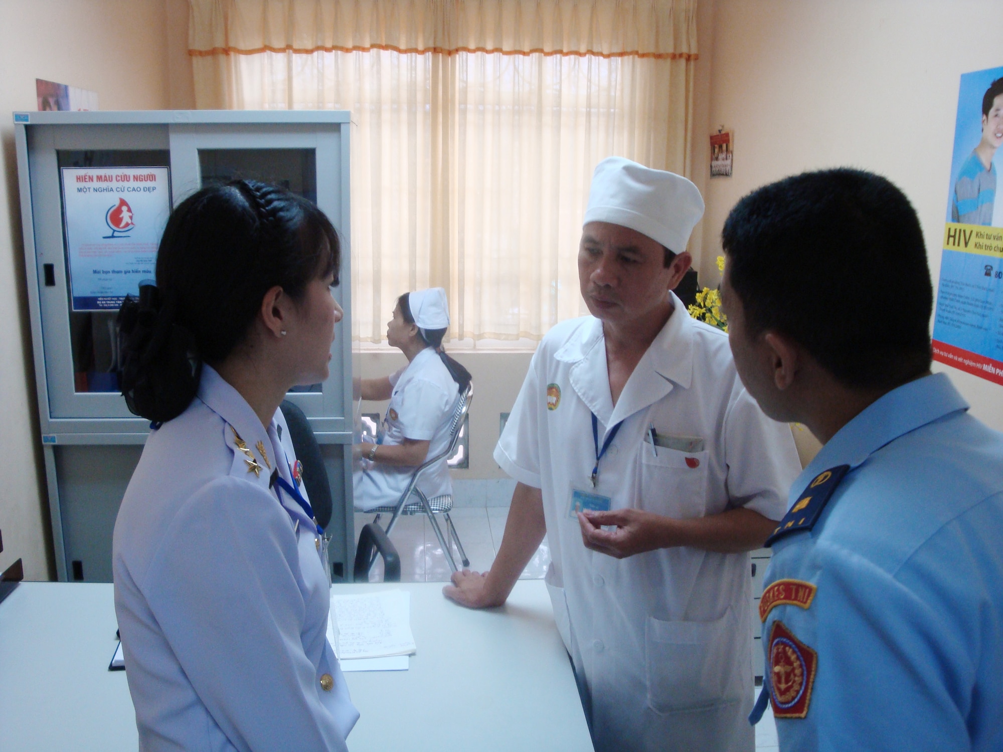 Military nurses from Indonesia, Thailand, and Vietnam discuss medical issues affecting the Asia-Pacific region during the 3rd annual Asia-Pacific Military Nursing Symposium Aug 3 through 7 in Hanoi, Vietnam. The five-day conference, hosted by U.S. Pacific Command and the Vietnam People's Army focused on nursing education, career development, global pandemic preparedness and disaster management.  (U.S. Air Force photo/Tech. Sgt. Carlos Limo)