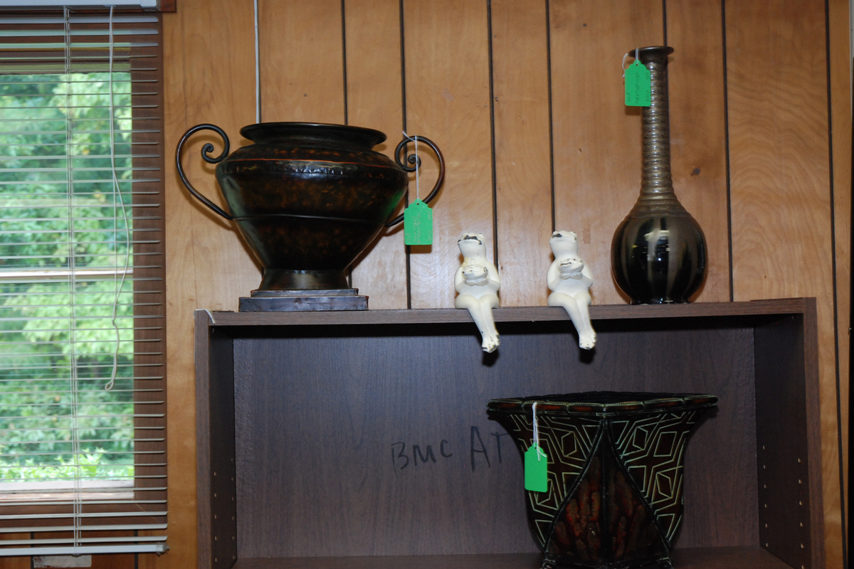 Thrift store offers treasures at bargain prices > Dobbins Air Reserve