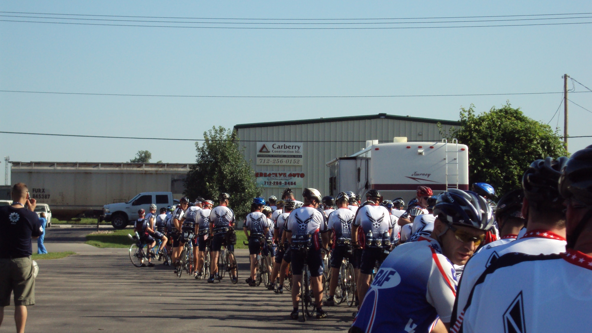 The Air Force Cycling Team prepares to kick off RAGBRAI 2009 in Council Bluffs, Iowa. ( U.S. Air Force photo by Maj. John Gilliland )