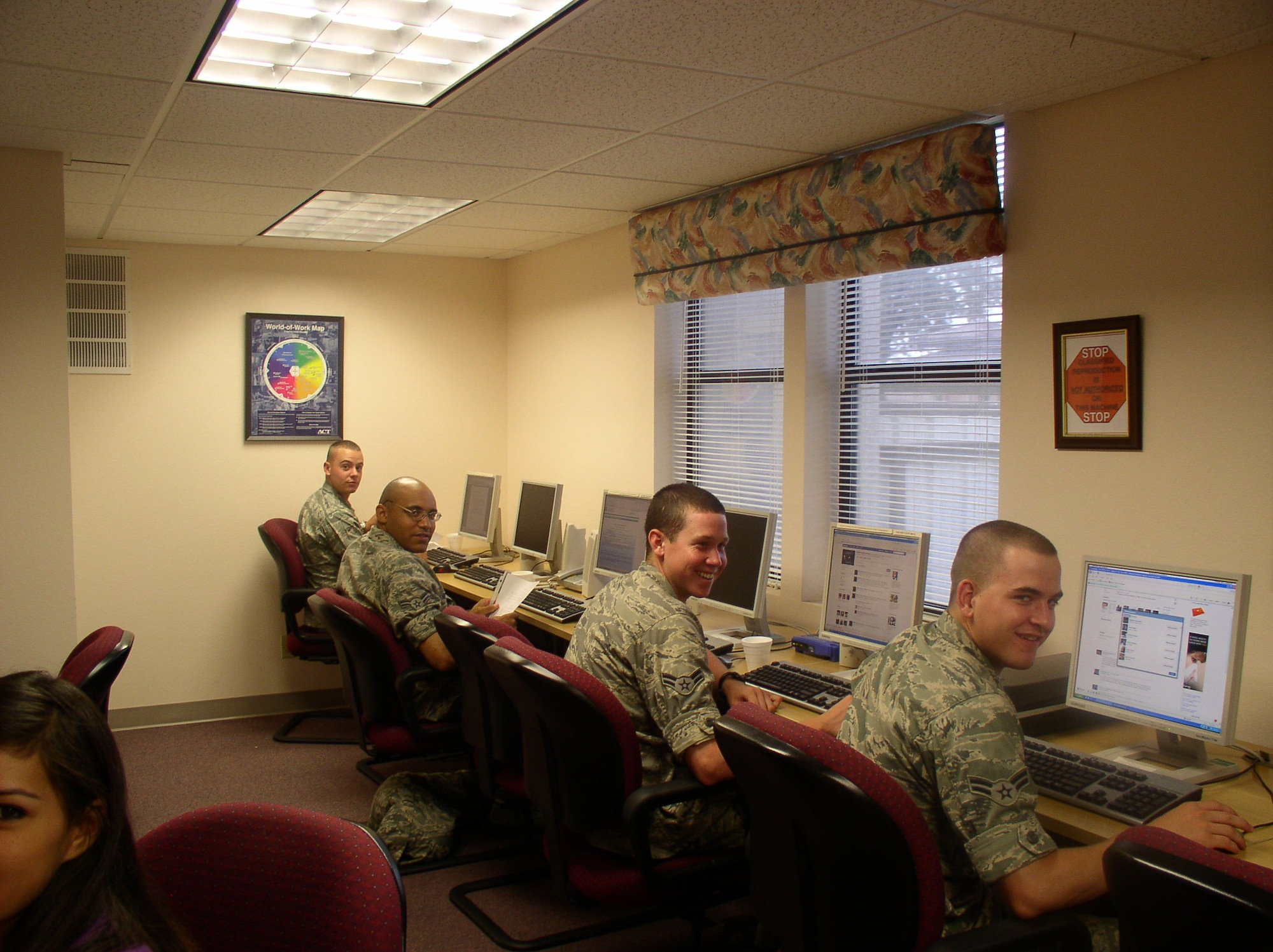 Servicemembers use the computers at the AFRC Discovery Resource Center to check emails and other business. (U.S. Air Force photo by Megan Elsner) 
