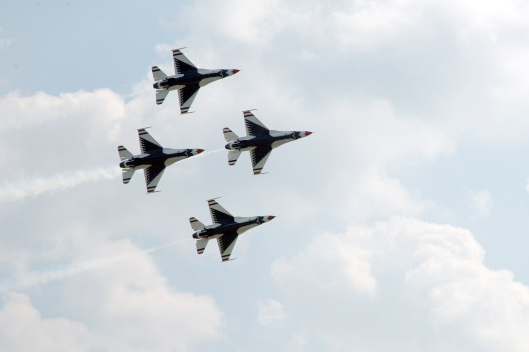 YOUNGSTOWN AIR RESERVE STATION, Ohio -- Four U.S. Air Force Thunderbirds F-17 Fighting Falcons soar into the sky over YARS during "Thunder Over the Valley" Air Show and Open House Aug. 9, 2009.  The Thunderbirds, from Nellis Air Force Base, Nev., were the highlight of the free, public event that attracted more than 65,000 visitors to YARS. U.S. Air Force photo by Senior Airman Brenda Haines 