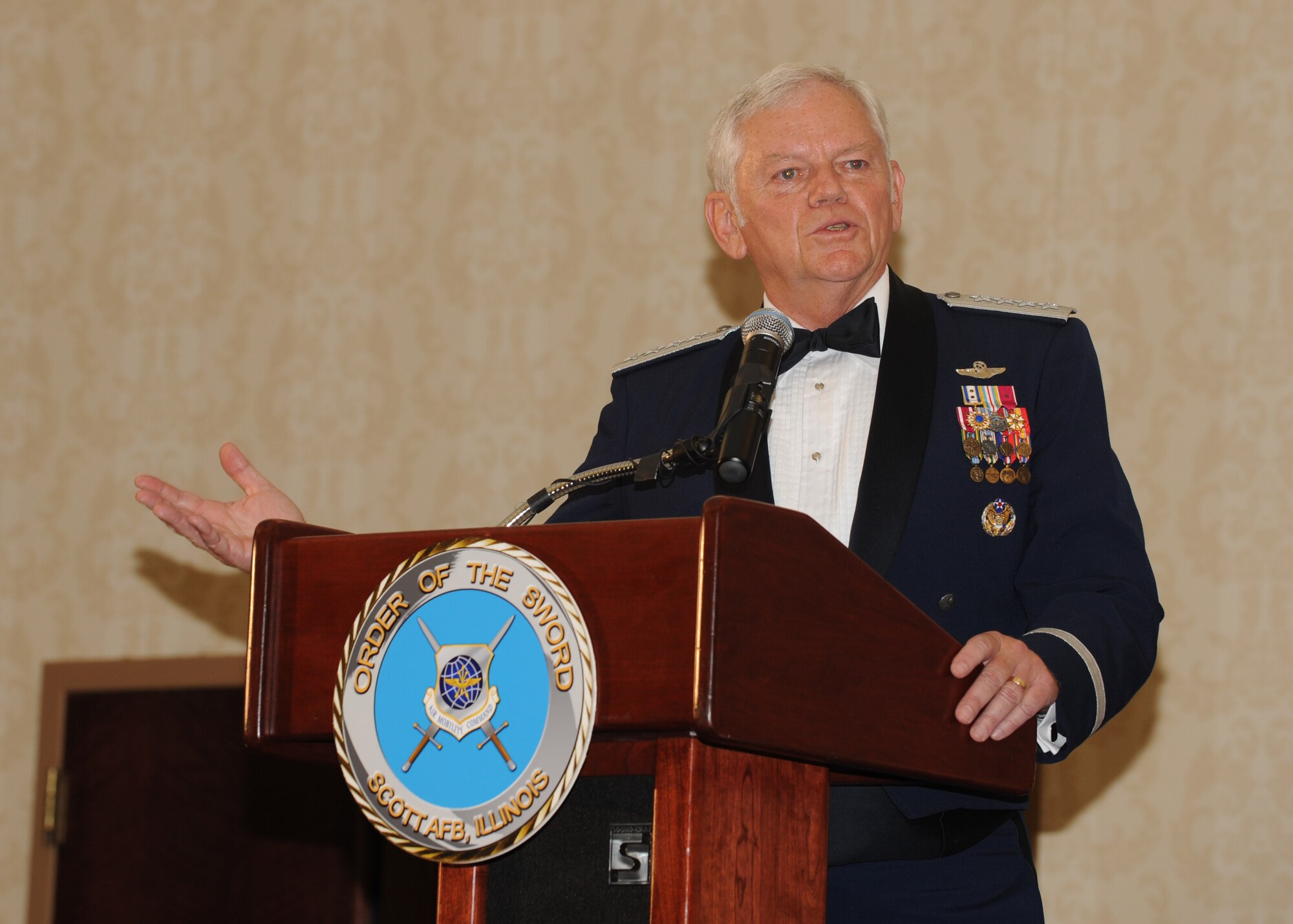 SCOTT AIR FORCE BASE, Ill. -- Gen. Arthur J. Lichte, Air Mobility Command commander, speaks to Airmen of the AMC enlisted force at his induction ceremony to the AMC Order of the Sword Friday at Scott. (U.S. Air Force photo/Staff Sgt. Paul Villanueva II)