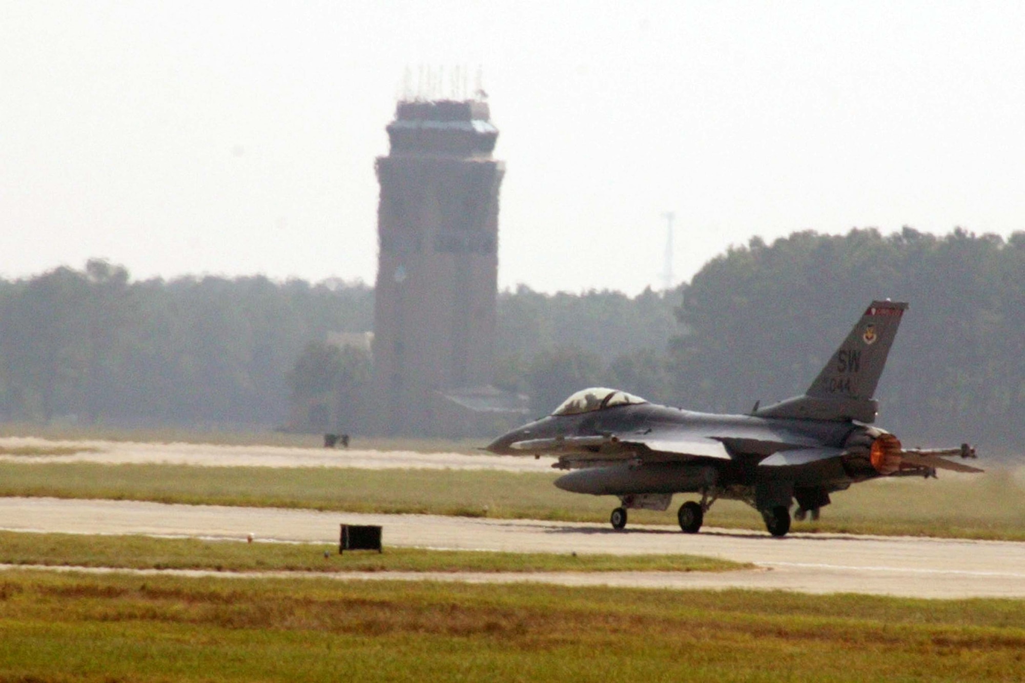 SHAW AIR FORCE BASE, S.C. -- First Lt. Corey Florendo, a 79th Fighter Squadron F-16 alert pilot, starts his takeoff roll in an exercise called Fertile Keynote Aug. 11. The exercise, which involves Civil Air Patrol volunteers and aircraft, provides training for the alert maintenance crew and pilots for real-world situations. (U.S. Air Force photo/Staff Sgt. John Gordinier)