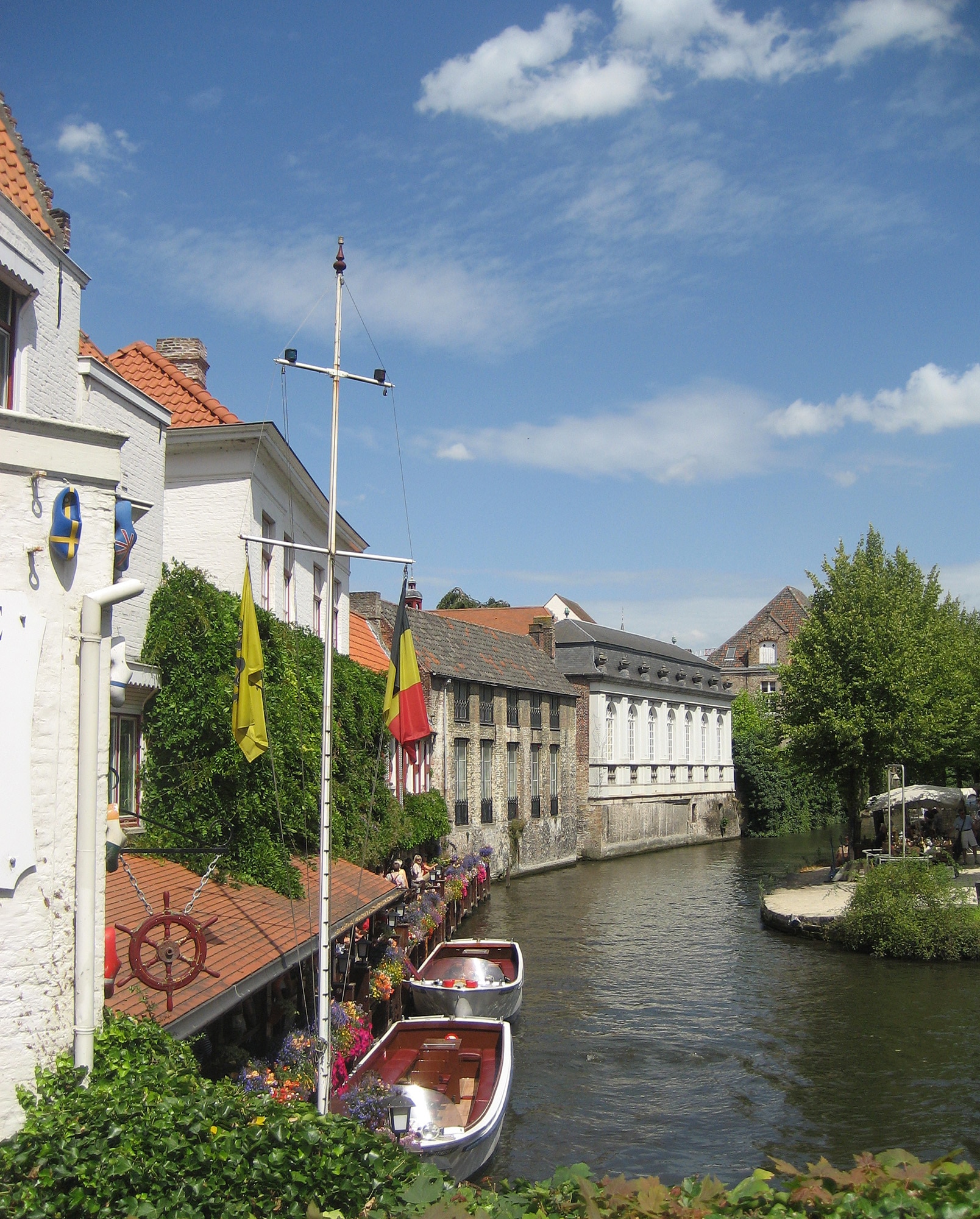 SPANGDAHLEM AIR BASE, Germany -- Bruges, Belgium, boasts charming canals, authentic architecture, dozens of chocolate shops and a myriad of museums. The city is less than a four-hour drive from Spangdahlem Air Base, offering plenty of options for a quick weekend getaway. (U.S. Air Force photo/2nd Lt. Kathleen Polesnak)