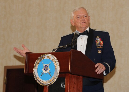 General Arthur J. Lichte, Air Mobility Command (AMC) commander, speaks to Airmen of the AMC enlisted force at his induction ceremony to the AMC Order of the Sword at Scott Air Force Base, Ill., Aug. 14, 2009. (U.S. Air Force photo/Staff Sgt. Paul Villanueva II)