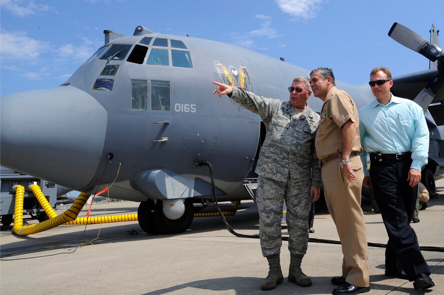 HURLBURT FIELD, FL. -- Maj. General Kurt Cichowski, Vice Commander Air Force Special Operations Command, points out different aircraft assigned here to Peruvian Vice Adm. Reynaldo Tomas Pizarro, Antram, Chief of Staff, Armed Forces Joint Staff Peru, Aug. 11. Admiral Pizarro toured various facilities acquiring a better understanding for Air Force special operations and its training. (U.S. Air Force photo/Senior Airman Jason Epley)