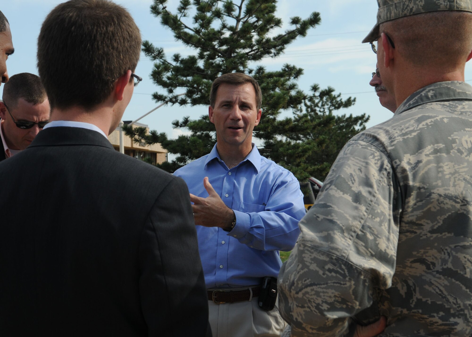 ALTUS AIR FORCE BASE, Okla.?The staff of U.S. Sen. James M. Inhofe (R-Okla.), a senior member of the Senate Armed Services Committee and Jaryd Bern from the U.S. Representative Dan Boren?s (D-Okla.) staff, toured the base with Col.  Jon ?Ty? Thomas, 97th Air Mobility Wing commander and received an update on future and on-going projects around base. The staffers also visited key facilities and areas vital to the mission at Altus AFB. (U.S. Air Force photo/ Senior Airman Leandra D. Hernandez)