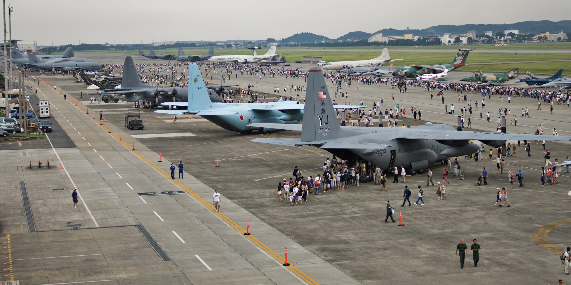 YOKOTA AIR BASE, Japan -- More than 170,000 people attended the two-day 2009 Yokota Air Base Friendship Festival Aug. 22-23. In addition to static displays and live music, the festival offered a variety of American and Japanese food items. The festival is designed to bolster the bi-lateral relationship shared by the United States and Japan. (U.S. Air Force photo/Osakabe Yasuo)