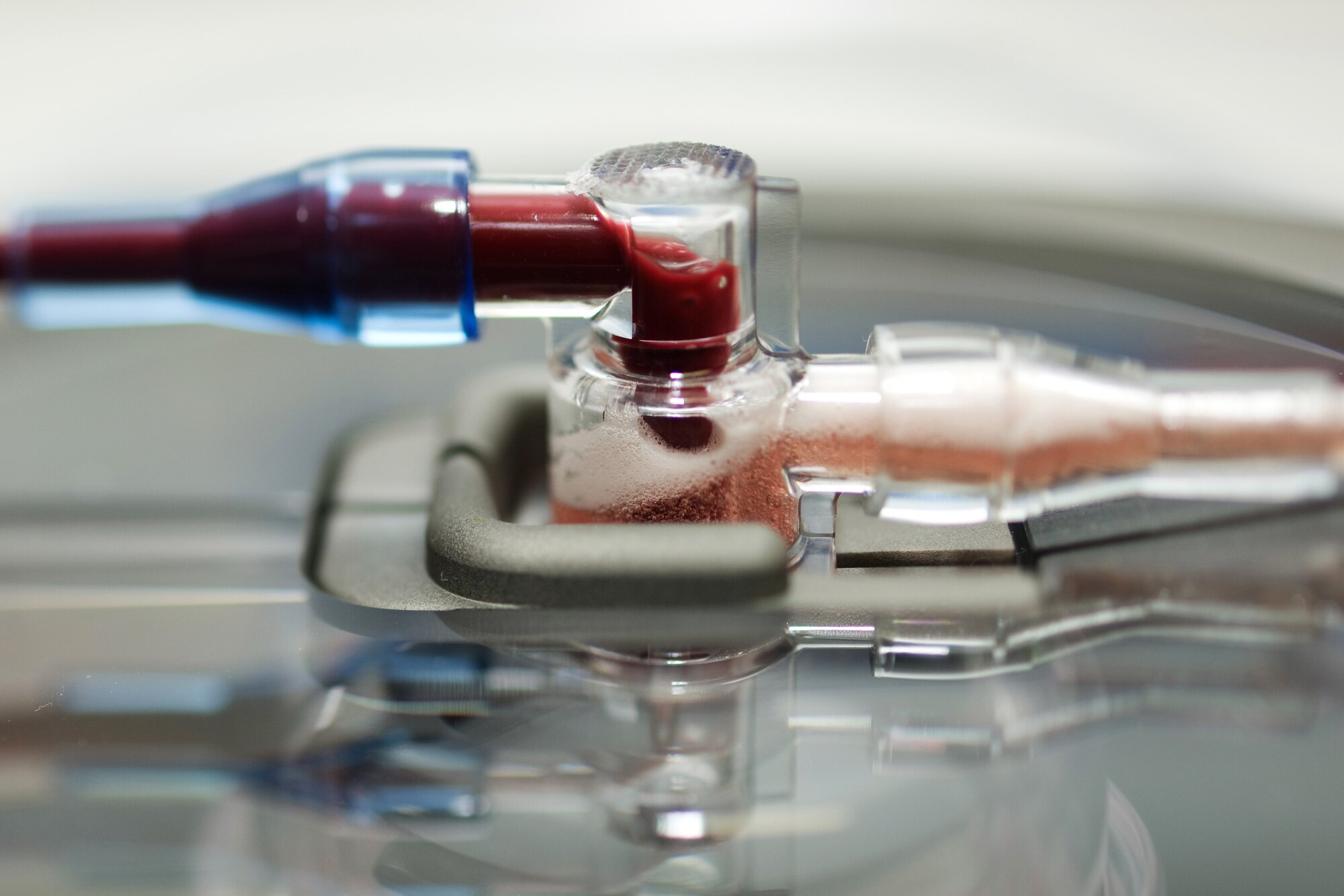 YOKOTA AIR BASE, Japan -- Yokota and Misawa Airmen recently received Blood Deglycerolization Team training provided by members of the Armed Services
Whole Blood Processing Laboratory-West at Travis Air Force Base, Calif. (U.S. Air Force photo/Osakabe Yasuo)
